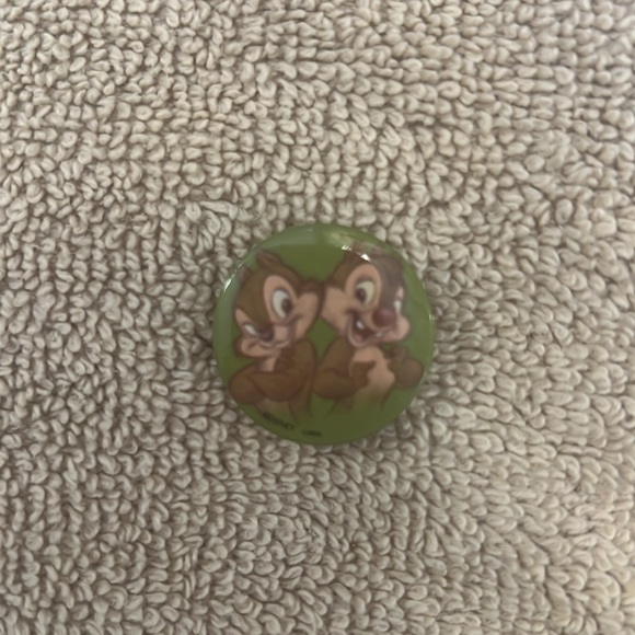 Assortment of Disney pins - Picture 5 of 9